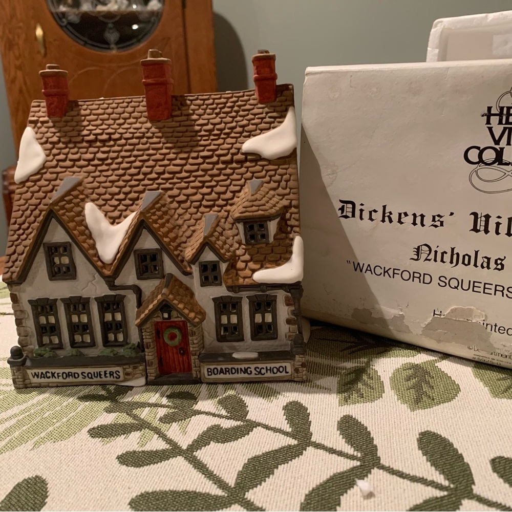 Wackford Squeers Boarding School. Dept 56 Dickens’ Village Series. Vintage!
